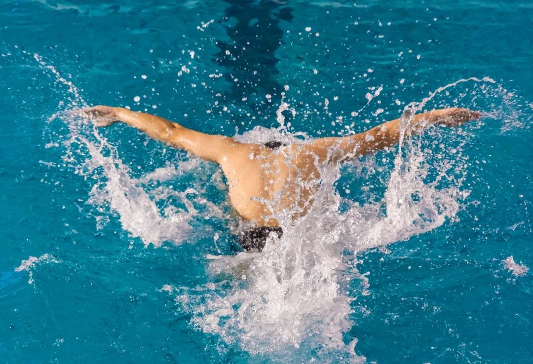 美记：字母哥表示自己要养好身体为球队而战，而不是逃避困难